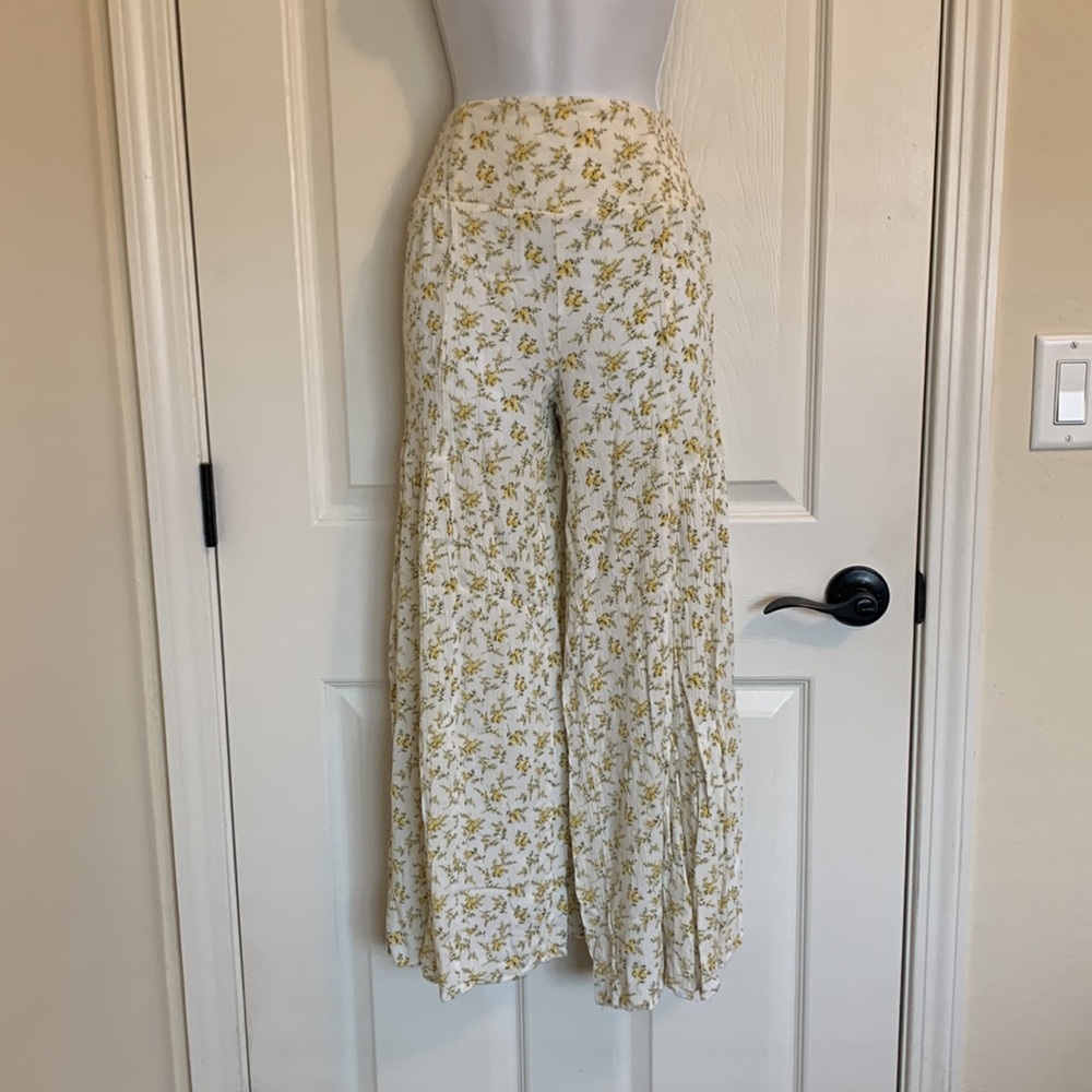 Forever 21 Floral Pant